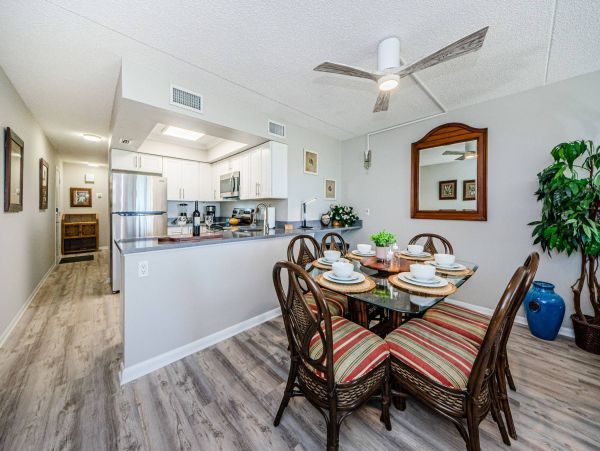 Belleair Beach Vacation Condo 3 Bedroom & Stunning Gulf views