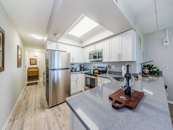 Belleair Beach Vacation Condo 3 Bedroom & Stunning Gulf views