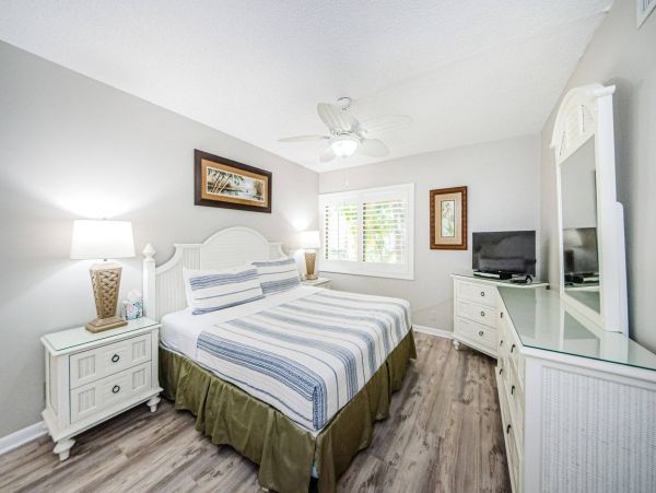 Belleair Beach Vacation Condo 3 Bedroom & Stunning Gulf views