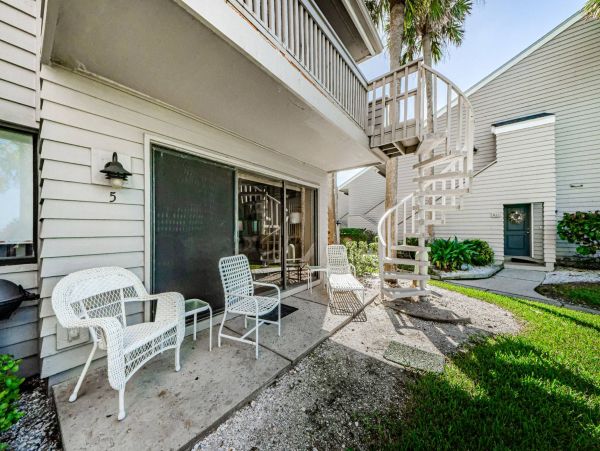 Belleair Beach Vacation Condo 3 Bedroom & Stunning Gulf views