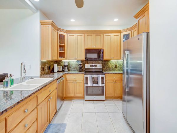 Poipu Vacation Condo 2 Bedroom 3 Swimming Pools & Jacuzzis