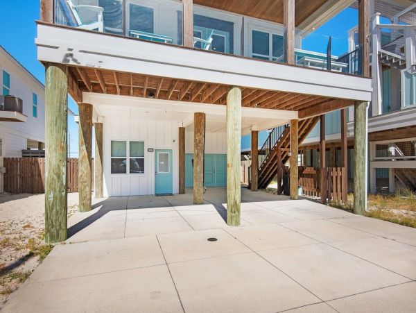 Navarre Vacation Home Steps to Beach Sleeps 20 Guests