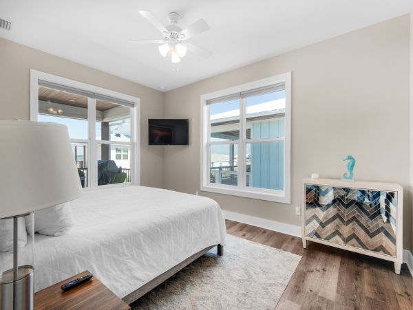 Navarre Vacation Home Steps to Beach Sleeps 20 Guests