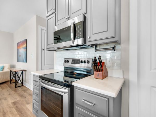Navarre Vacation Home Steps to Beach Sleeps 20 Guests