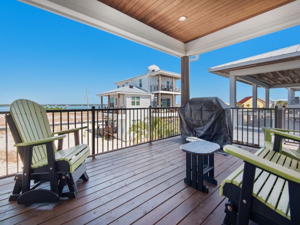 Navarre Vacation Home Steps to Beach Sleeps 20 Guests