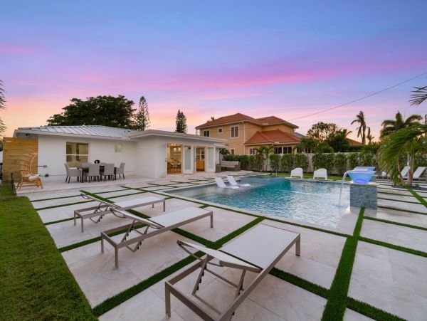 Naples Vacation Home 3 Bedrooms & High-End Swimming Pool