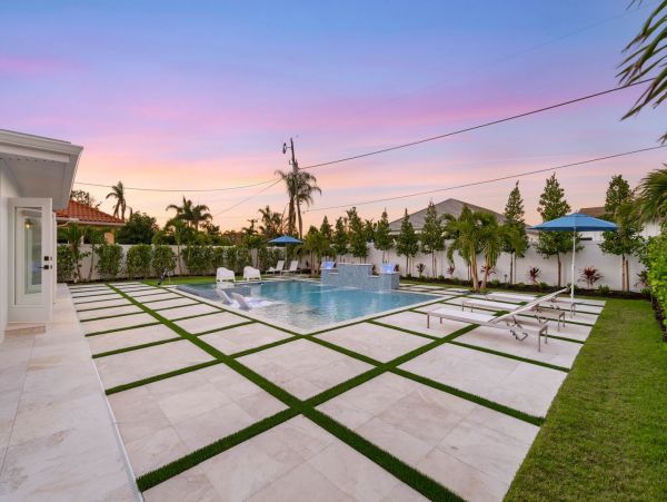 Naples Vacation Home 3 Bedrooms & High-End Swimming Pool