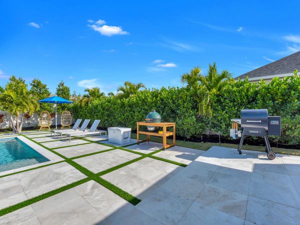 Naples Vacation Home 3 Bedrooms & High-End Swimming Pool
