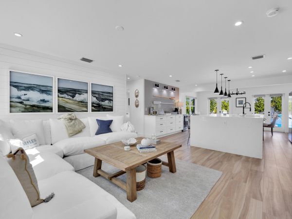 Naples Vacation Home 3 Bedrooms & High-End Swimming Pool
