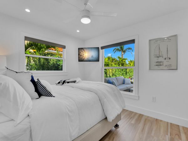 Naples Vacation Home 3 Bedrooms & High-End Swimming Pool