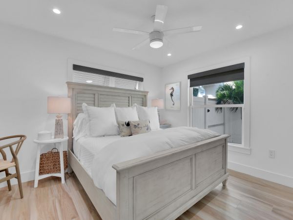 Naples Vacation Home 3 Bedrooms & High-End Swimming Pool