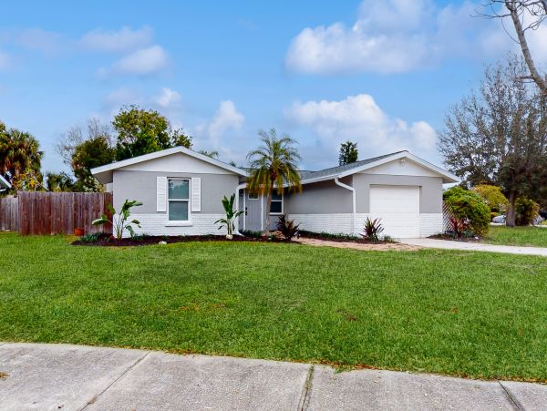 Great Bradenton Vacation Pool Home