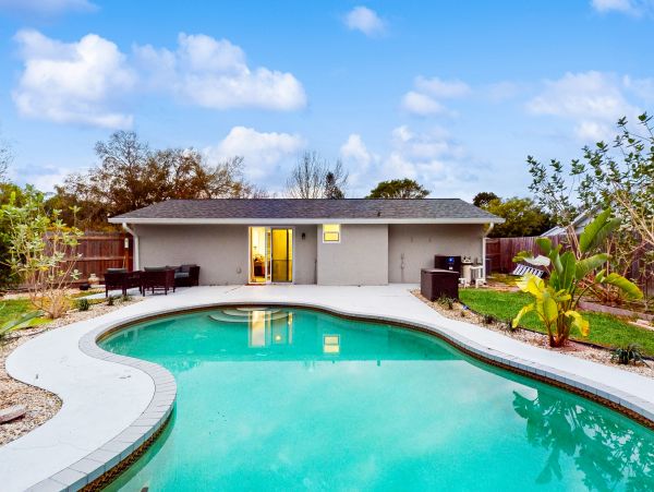 Great Bradenton Vacation Pool Home