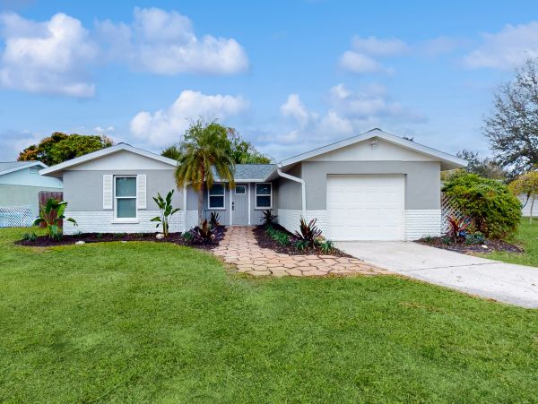 Great Bradenton Vacation Pool Home