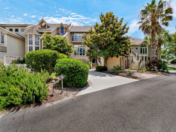 Hilton Head Beautiful Townhouse Sleeps Guests