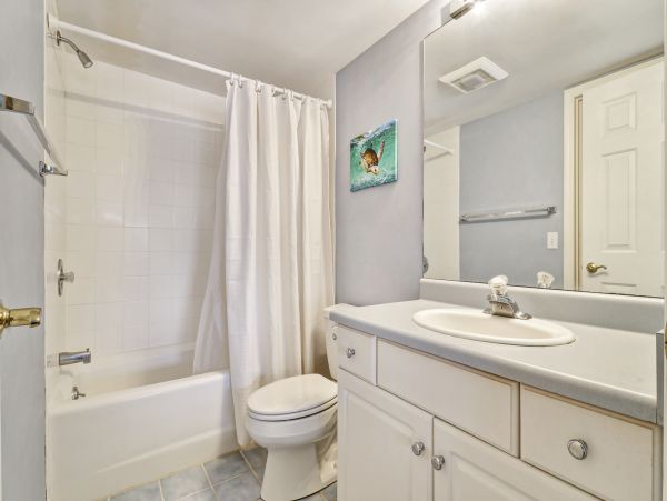 Hilton Head Beautiful Townhouse Sleeps Guests