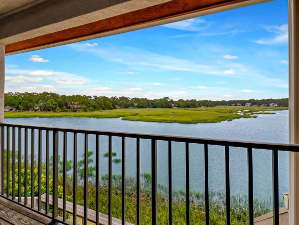 Hilton Head Beautiful Townhouse Sleeps Guests
