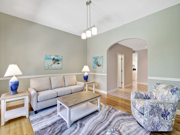 Hilton Head Beautiful Townhouse Sleeps Guests