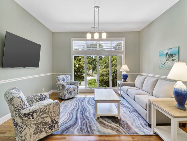 Hilton Head Beautiful Townhouse Sleeps Guests