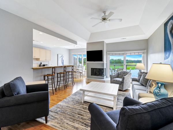 Hilton Head Beautiful Townhouse Sleeps Guests