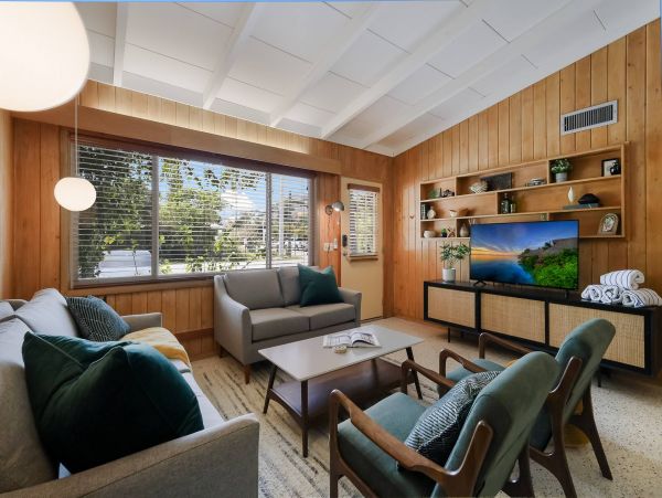 Anna Maria Island Beach House Rental 2-Bedroom Mid-Century Bungalow Near Pine Ave