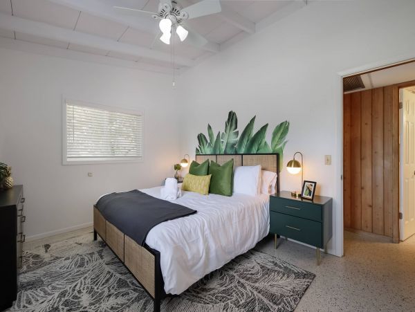 Anna Maria Island Beach House Rental 2-Bedroom Mid-Century Bungalow Near Pine Ave