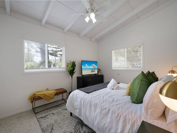 Anna Maria Island Beach House Rental 2-Bedroom Mid-Century Bungalow Near Pine Ave
