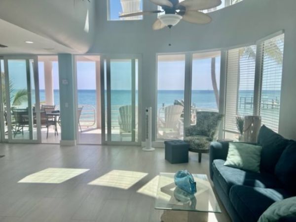 Modern 4 Bedroom Oceanfront Rental