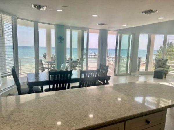 Modern 4 Bedroom Oceanfront Rental