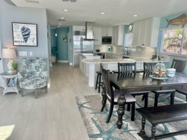 Modern 4 Bedroom Oceanfront Rental