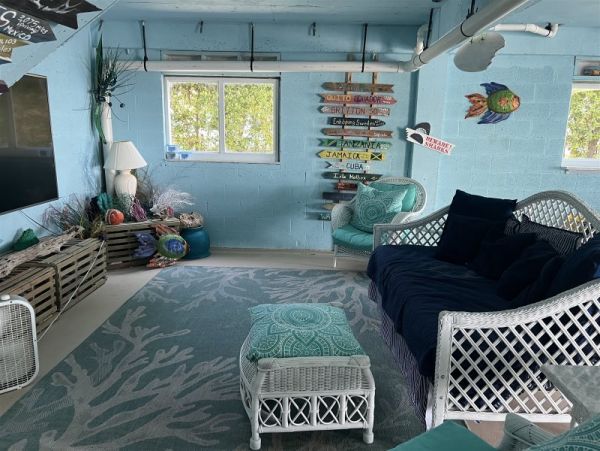 Modern 4 Bedroom Oceanfront Rental