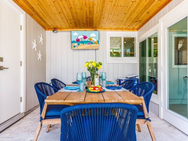 Beautiful Contemporary Home Fully Renovated with Saltwater Pool in Sarasota