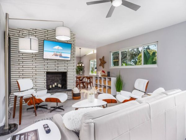 Beautiful Contemporary Home Fully Renovated with Saltwater Pool in Sarasota