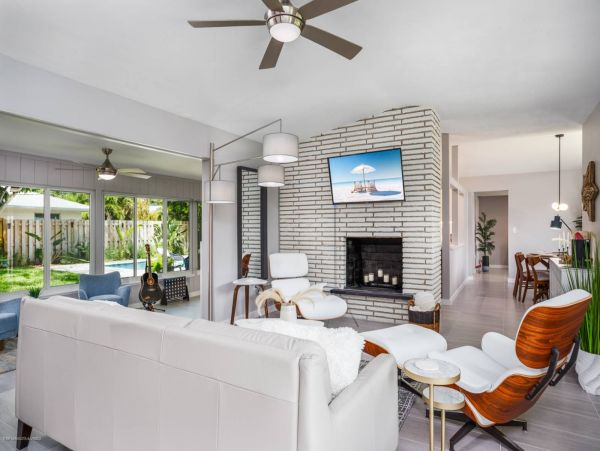 Beautiful Contemporary Home Fully Renovated with Saltwater Pool in Sarasota