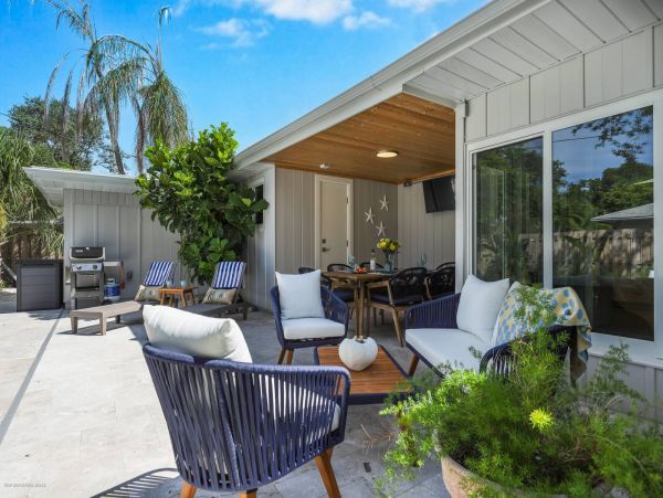 Beautiful Contemporary Home Fully Renovated with Saltwater Pool in Sarasota