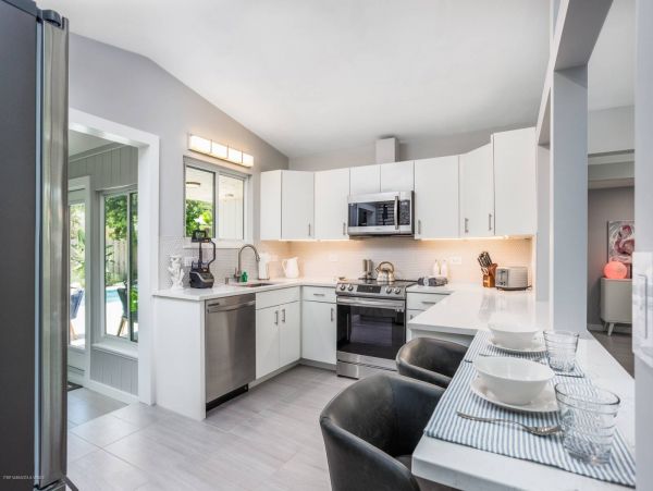 Beautiful Contemporary Home Fully Renovated with Saltwater Pool in Sarasota