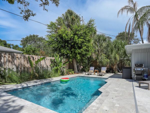 Beautiful Contemporary Home Fully Renovated with Saltwater Pool in Sarasota