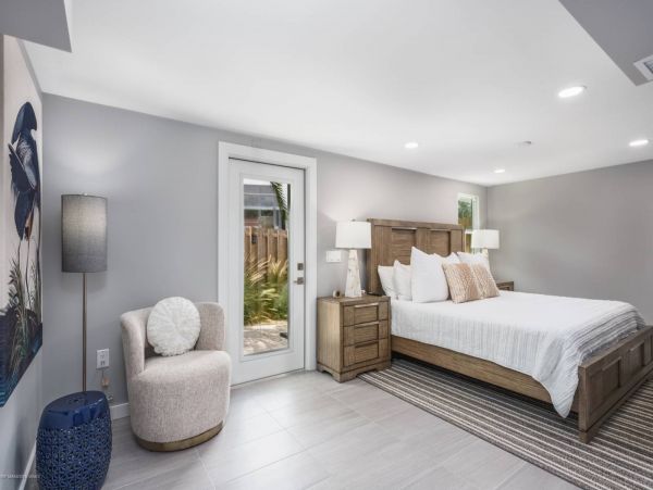Beautiful Contemporary Home Fully Renovated with Saltwater Pool in Sarasota