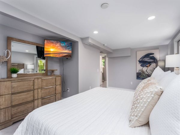 Beautiful Contemporary Home Fully Renovated with Saltwater Pool in Sarasota