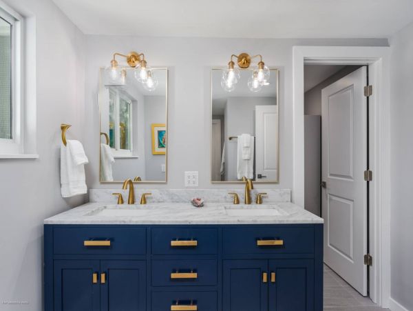 Beautiful Contemporary Home Fully Renovated with Saltwater Pool in Sarasota