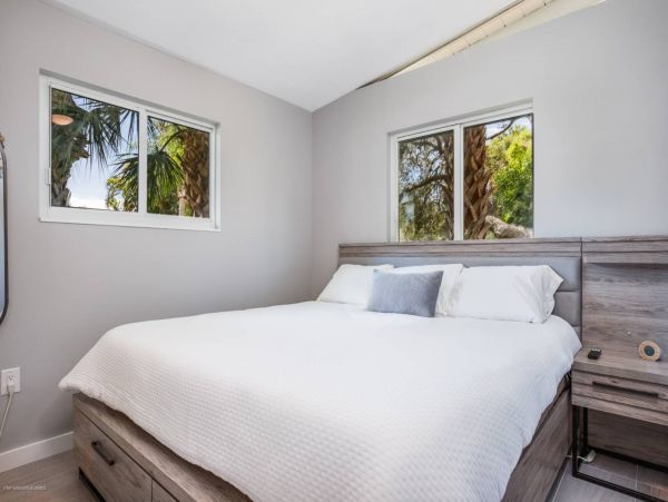 Beautiful Contemporary Home Fully Renovated with Saltwater Pool in Sarasota