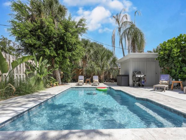 Beautiful Contemporary Home Fully Renovated with Saltwater Pool in Sarasota