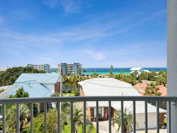 Panama City Beach Four Bedroom Vacation Rental with Captivating Vistas