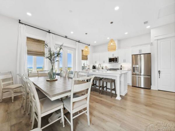 Panama City Beach Four Bedroom Vacation Rental with Captivating Vistas