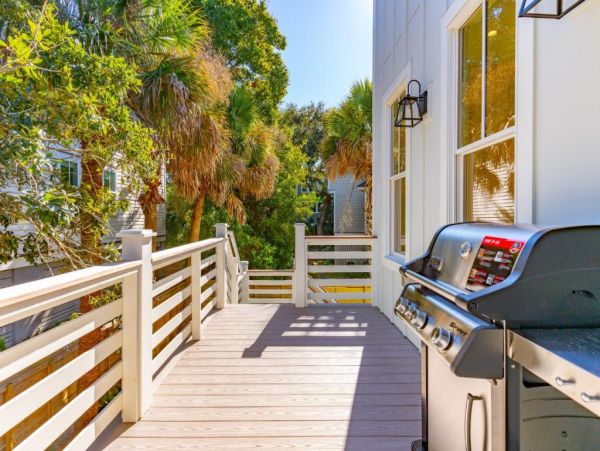 Five Bedroom Isle of Palms Vacation Pool Home Walk to Beach