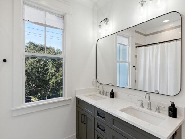 Five Bedroom Isle of Palms Vacation Pool Home Walk to Beach