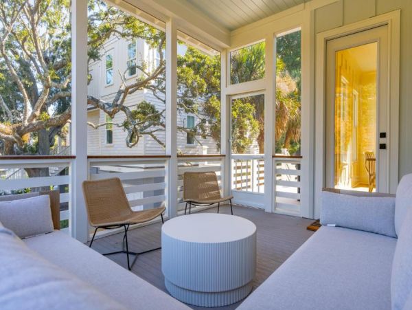 Five Bedroom Isle of Palms Vacation Pool Home Walk to Beach