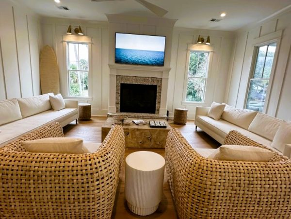 Five Bedroom Isle of Palms Vacation Pool Home Walk to Beach