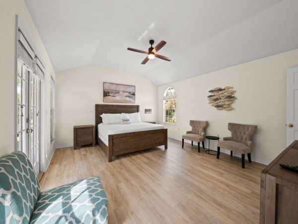 Siesta Key Vacation Rental Luxury 4-Bedroom Canal-Front Home with Pool & Dock
