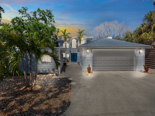 Siesta Key Vacation Rental Luxury 4-Bedroom Canal-Front Home with Pool & Dock